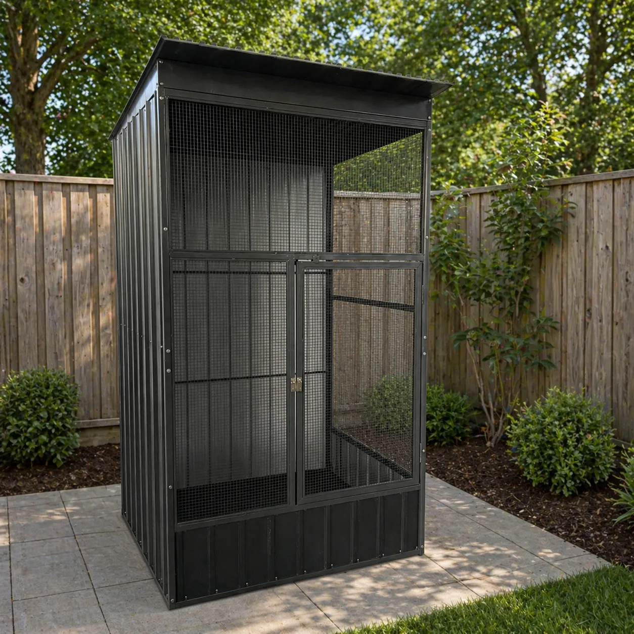 Small bird aviary with insulated roof